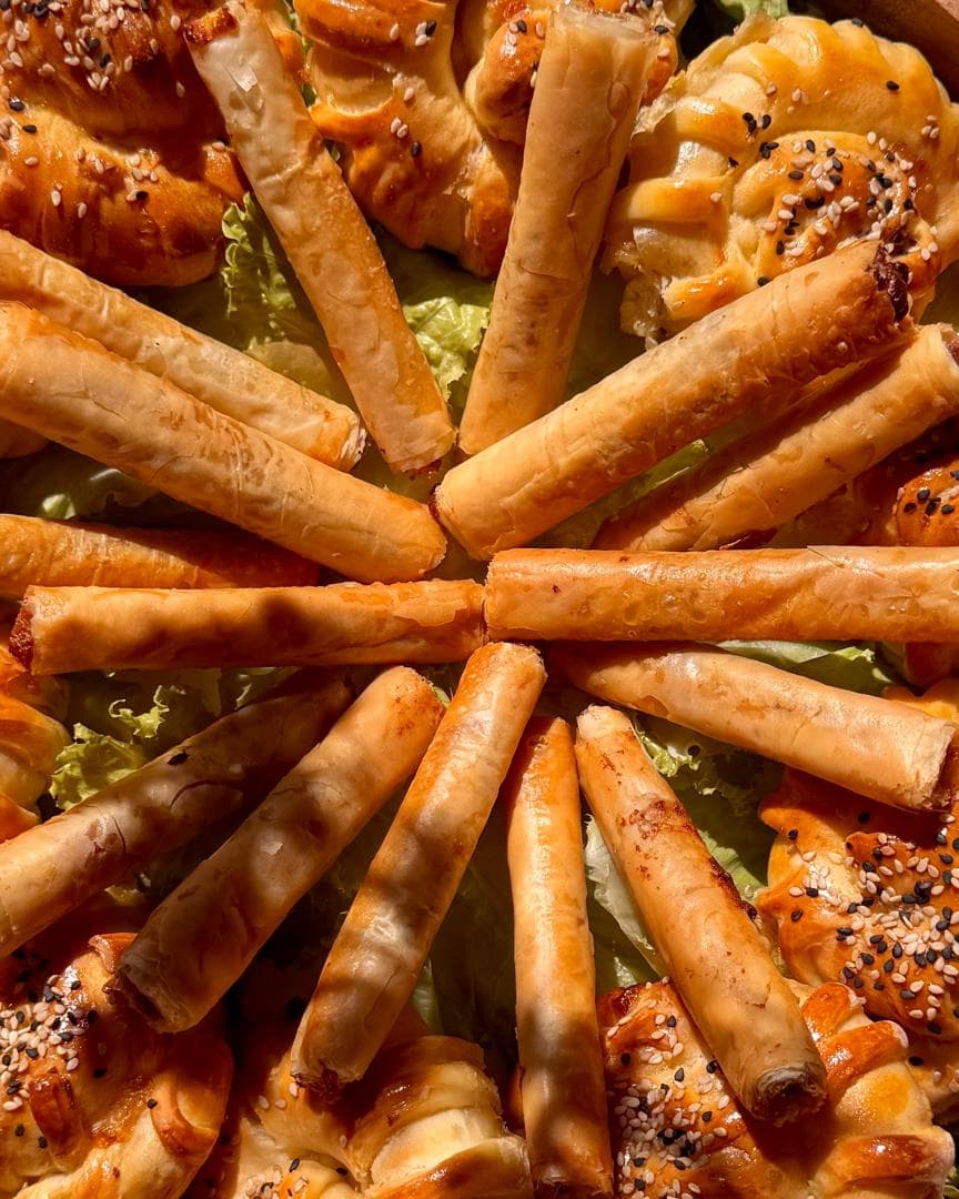 Spinach & Cheese Spring Rolls by Canelin Sweet & Savoury